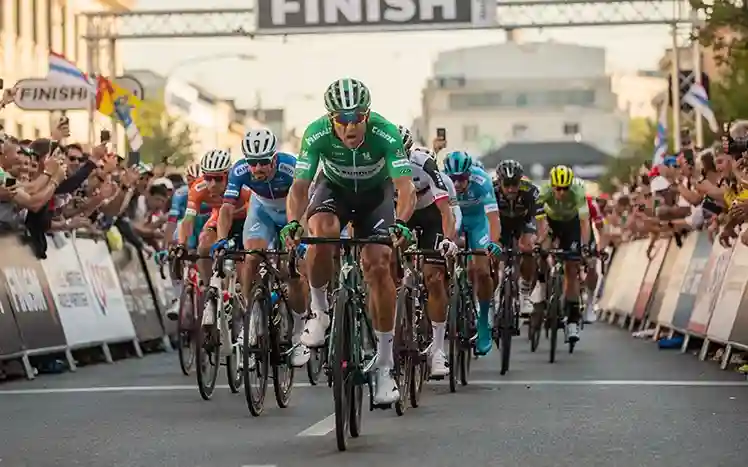 Sprinters strijden om groene trui in massasprint